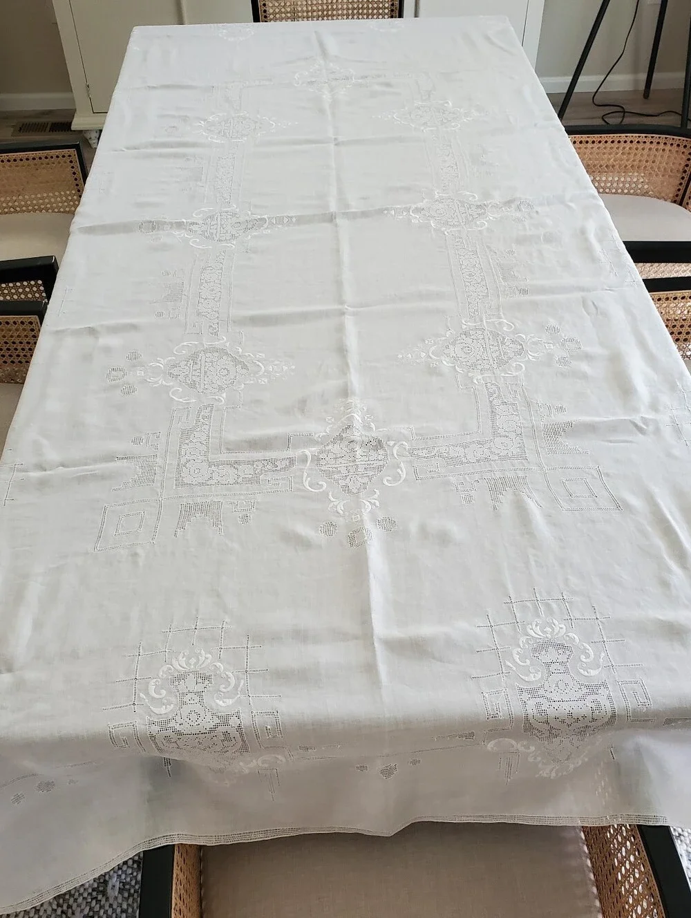 Vtg Madeira Linen Hand Embroidered Intricate Cutwork Tablecloth+12 Napkins White